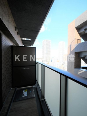 【バルコニー】 | オーパスレジデンス武蔵小山 | 開放的で明るい空間を演出してくれるバルコニーです