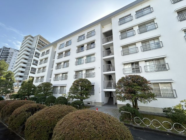 千里竹見台団地A３棟