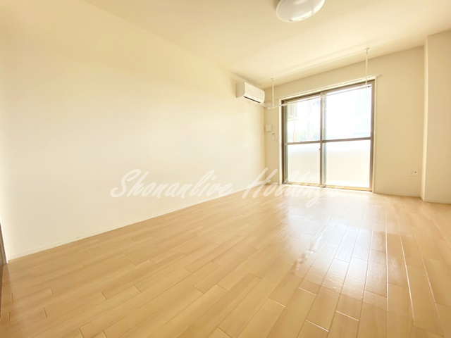 横浜市金沢区平潟町の賃貸マンションの居間・リビング|広々としたリビング♪