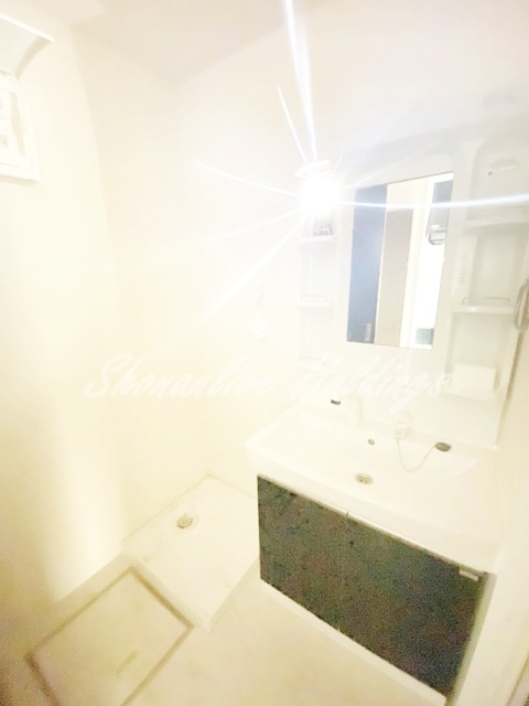 横浜市金沢区平潟町の賃貸マンションの洗面所|人気の独立洗面台♪