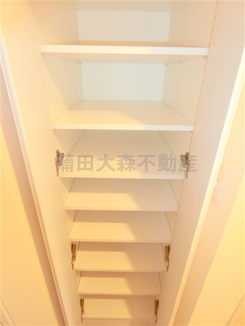 アジールコート糀谷の収納|玄関収納②