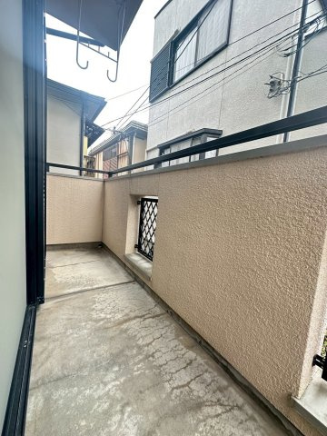 上本町貸家のバルコニー