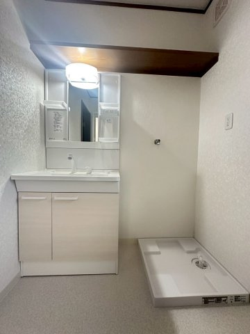 上本町貸家の洗面所