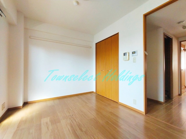 第２和光ヒルズの寝室|明るい室内