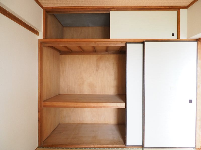 大きな荷物も収納可能です。（2021年7月撮影のお写真です。）