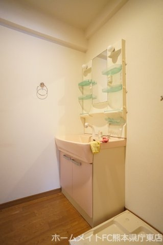 熊本市東区八反田１丁目の賃貸マンションの独立洗面台