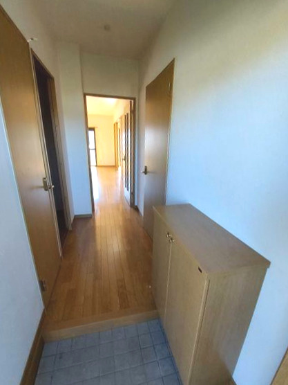 熊本市東区八反田１丁目の賃貸マンションの玄関