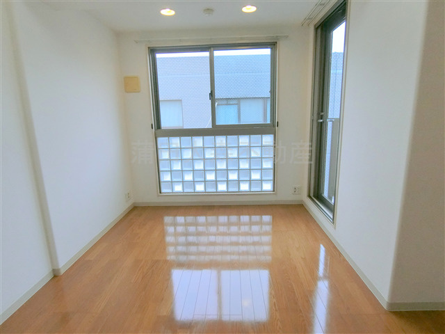 パピエ・レイの居間・リビング|洋室