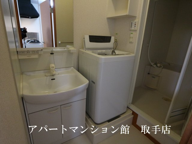 レオパレスノーブルシャトーの独立洗面台