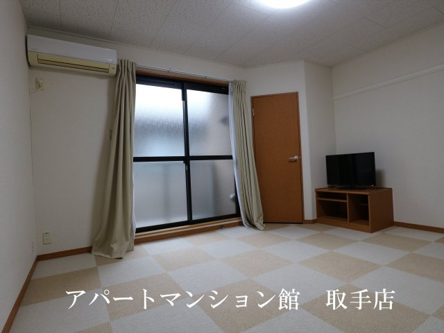 レオパレスノーブルシャトーの居間・リビング