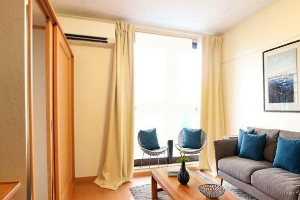 レオパレスレクサスの居間・リビング