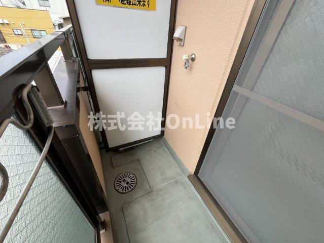 八尾市東本町３丁目の賃貸マンションのバルコニー
