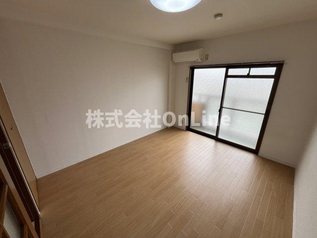 八尾市東本町３丁目の賃貸マンションの居間・リビング