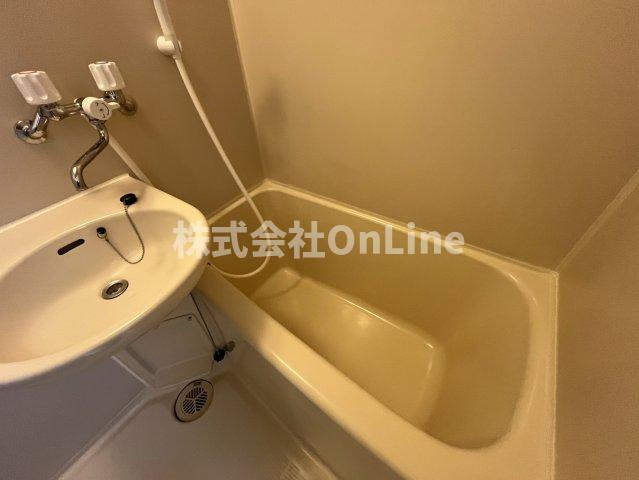 八尾市東本町３丁目の賃貸マンションの浴室