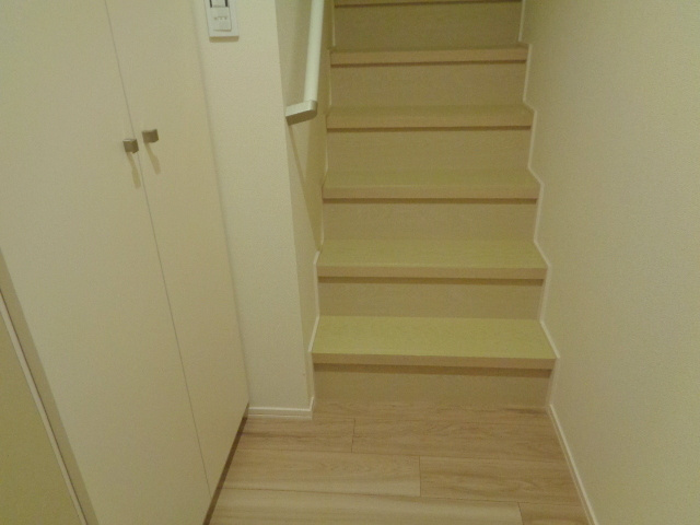 ＢＯＲＩＫＩふじさわ善行　南棟の玄関