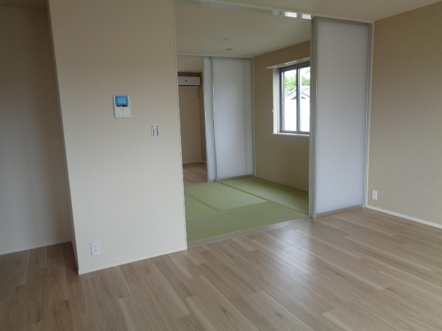 ＢＯＲＩＫＩふじさわ善行　南棟の居間・リビング