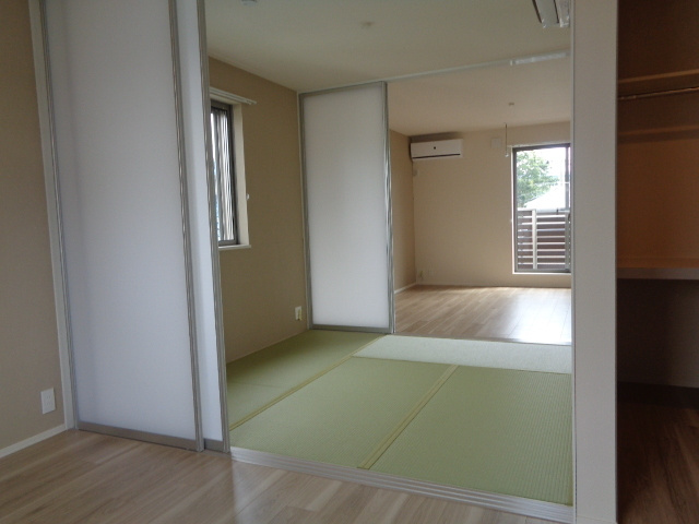 ＢＯＲＩＫＩふじさわ善行　南棟の居間・リビング