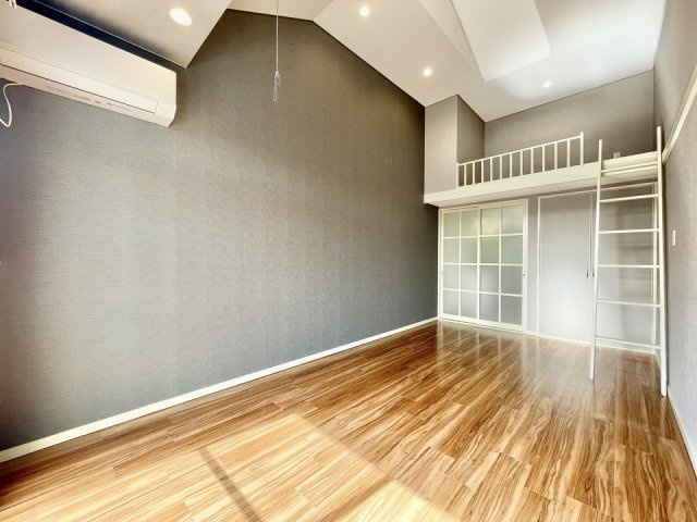 ベルコート泉の洋室