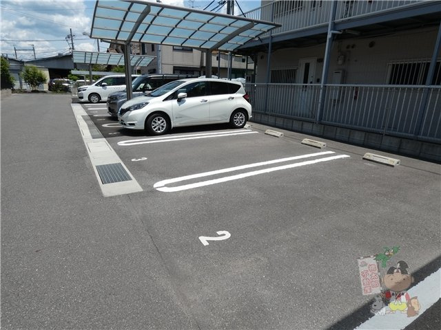 セゾンドオリオンの駐車場