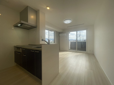 【居間・リビング】 | トゥールモンド城殿