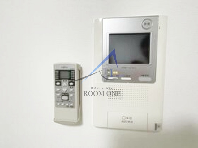 渋谷東４丁目アパートのセキュリティ|モニター付インターホンです。