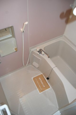 国分寺市本多４丁目のアパートの浴室