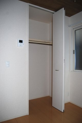 国分寺市本多４丁目のアパートの収納