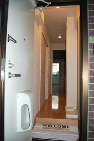 国分寺市本多４丁目のアパートの玄関