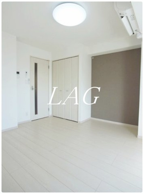 【寝室】 | Prussian | 寝室です。