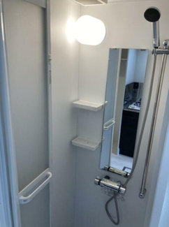 【シャワールーム】