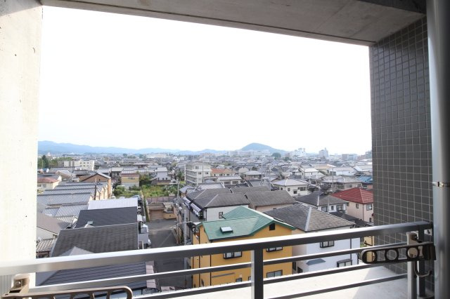 アルカディア八木のバルコニー|南向きのメインバルコニー