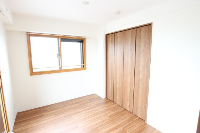 アルカディア八木の洋室|全居室に収納があり、洋室を広々とお使いいただけます