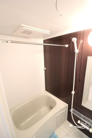 ベルファースト清水が丘2の浴室