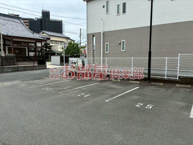 カサグランデ本町の駐車場|カースペースがあります