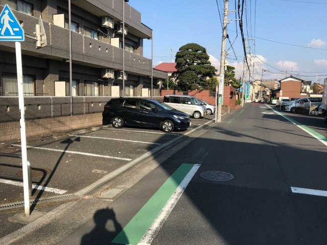 VERDONE(ヴェルドーネ）の駐車場