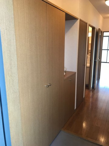 VERDONE(ヴェルドーネ）の玄関