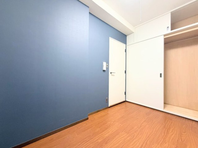 【洋室】 | 藤和日吉ホームズ | ◆感性を育むプライベートルームはシンプルでスマートな空間。好みの空間で読書をしたり、音楽を聞いたりと一人の時間も充実したものにできます。