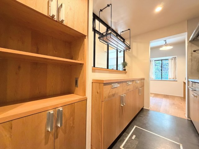 【キッチン】 | 藤和日吉ホームズ | ◆散らかりやすいキッチン周りには嬉しい収納棚。常に整理整頓を意識しなくてもキレイを保てます。