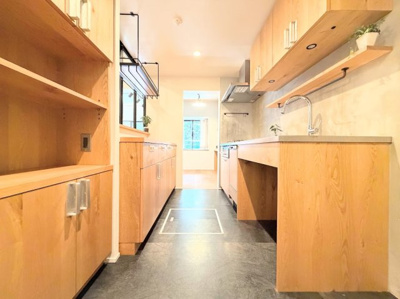 【キッチン】 | 藤和日吉ホームズ | ◆ご家族みんなで調理ができる位のスペースを実現したキッチン空間となっております。みんなで作った料理を召し上がりながらの会話は、どのような物になるのでしょうか。