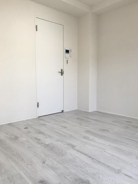 b'CASA Otakebashi Ave.の居間・リビング