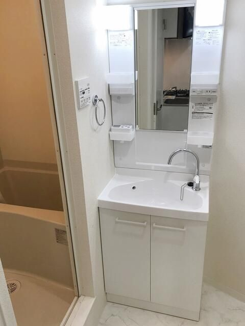 b'CASA Otakebashi Ave.の洗面所