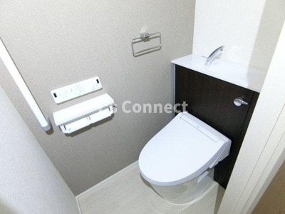 【トイレ】 | サニーサーガ | 温水洗浄便座付きのトイレ。