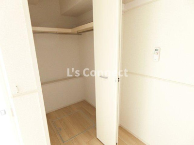 【収納】 | サニーサーガ | ウォークインクローゼットでお荷物もすっきり収納。