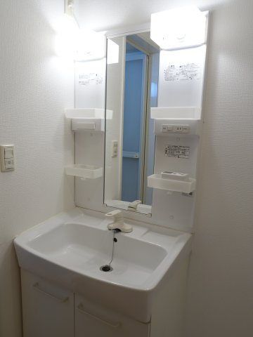 スローモーションの洗面所