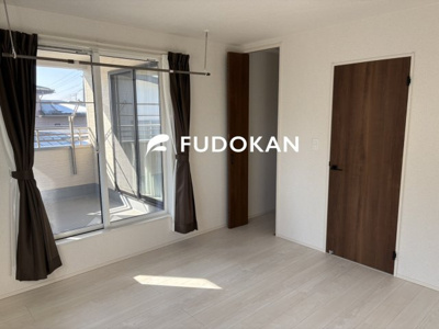 【寝室】 | 天童市柏木町２丁目【中古住宅】 | 大きいベットを置いてもスペースの取れる寝室です。