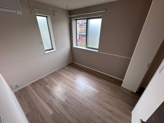 リエゾン奥雲城の洋室