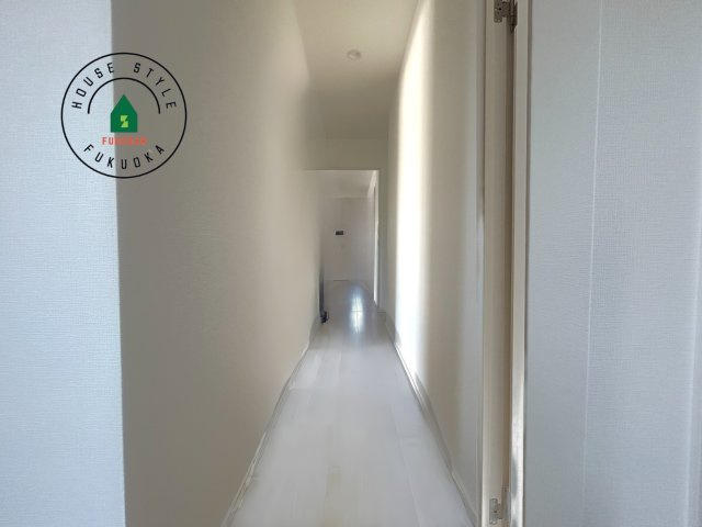 福岡市東区和白東4丁目第3-1棟（1号棟）の内観：施工例|平屋はワンフロアしかないため、部屋と部屋の距離が近くなります。 生活音の緩衝材として廊下を活用するのがおすすめです。