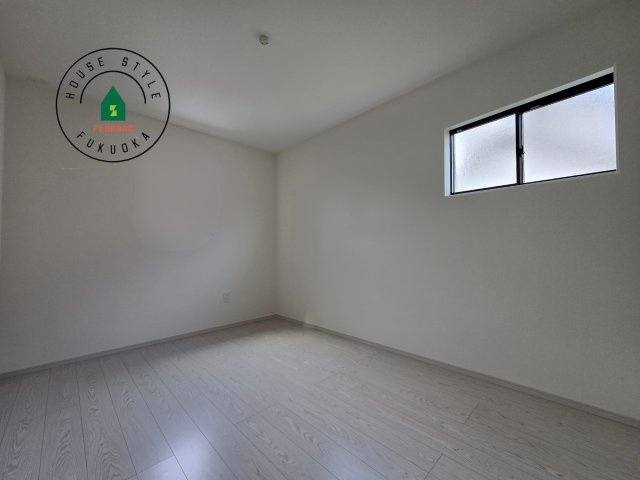 福岡市東区和白東4丁目第3-1棟（1号棟）の内観：施工例|柔らかい陽光が差し込む明るいお部屋を演出する設計。彩光の取れる窓が気持ちの良いお部屋を創り上げます。