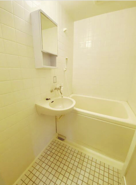 第二ラサハウスの浴室