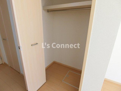 【収納】 | ヒルサイド・ＮＪ | クローゼットでお荷物もすっきり収納。